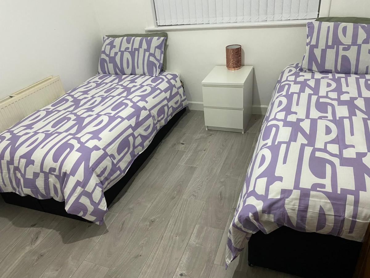 Calm House Twin Beds Lejlighed Coventry Eksteriør billede